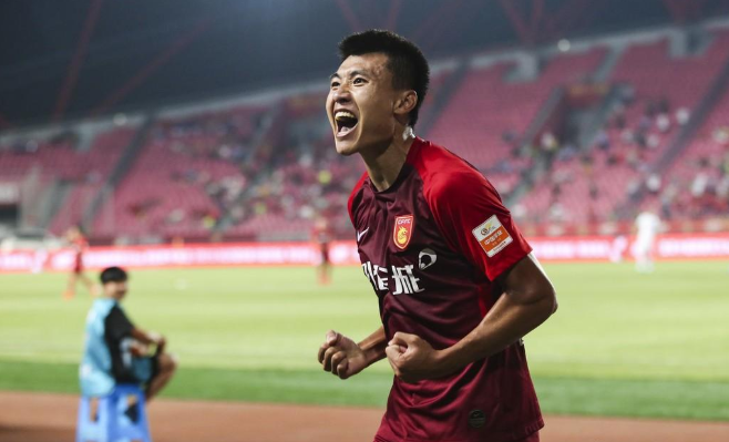  雷恩新星闪耀，首秀破门引关注  